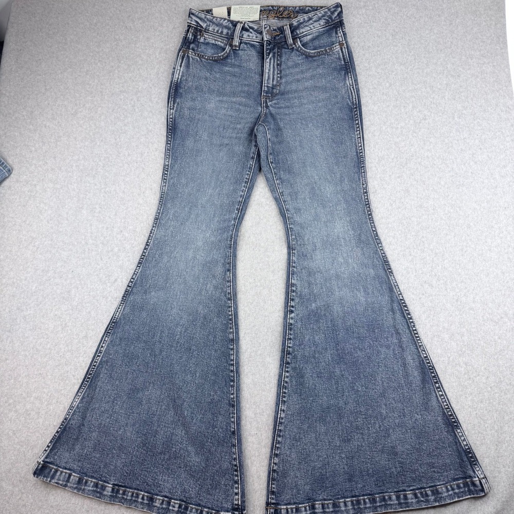 NWT Wrangler Retro Women's Wide Flare Jeans 25X32 High Rise Western Blue Denim